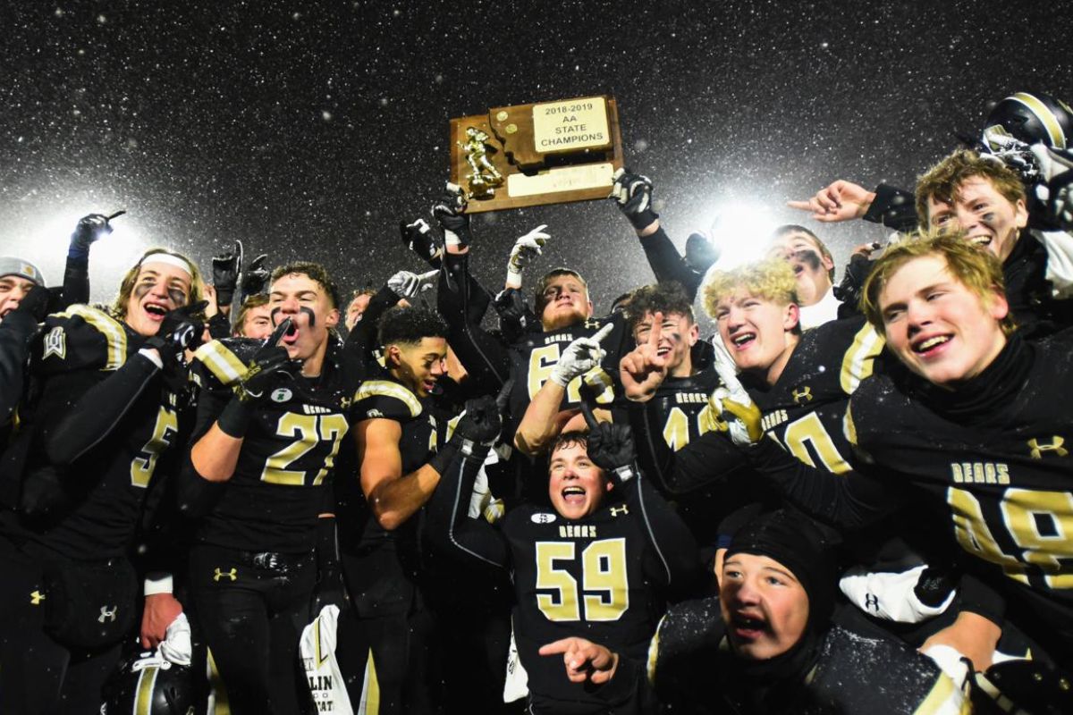 WIAA 1A football state title: Royal easily wins, completing a historic four-peat in Washington